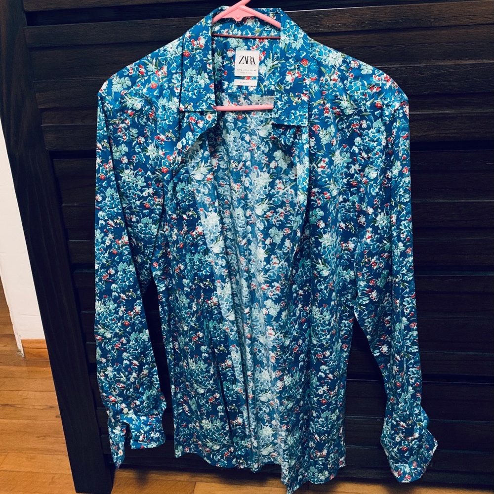 Zara floral button up long sleeve shirt Size L